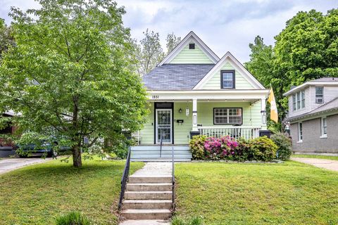 Photo of 1851 WALKER AVE, Memphis, TN 38114 (MLS # 10209596)