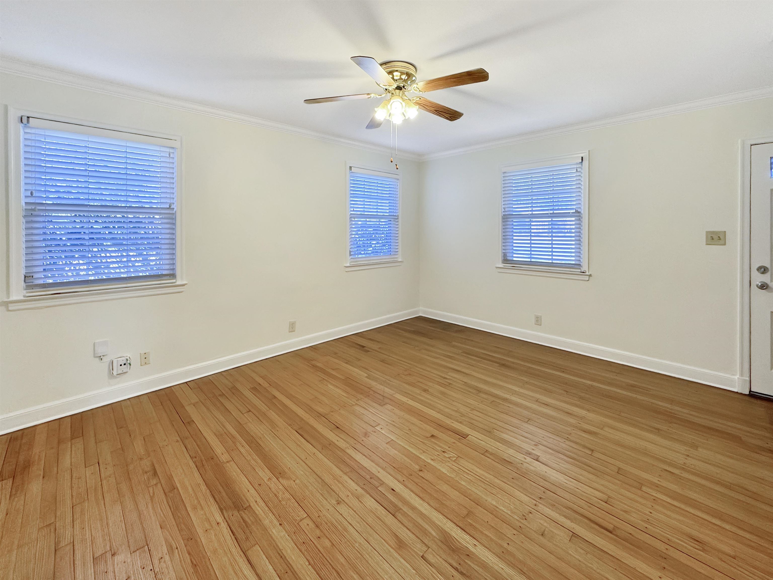 Memphis, Tennessee 38117, United States, 4 Bedrooms Bedrooms, ,3 BathroomsBathrooms,Residential,Pending,16335