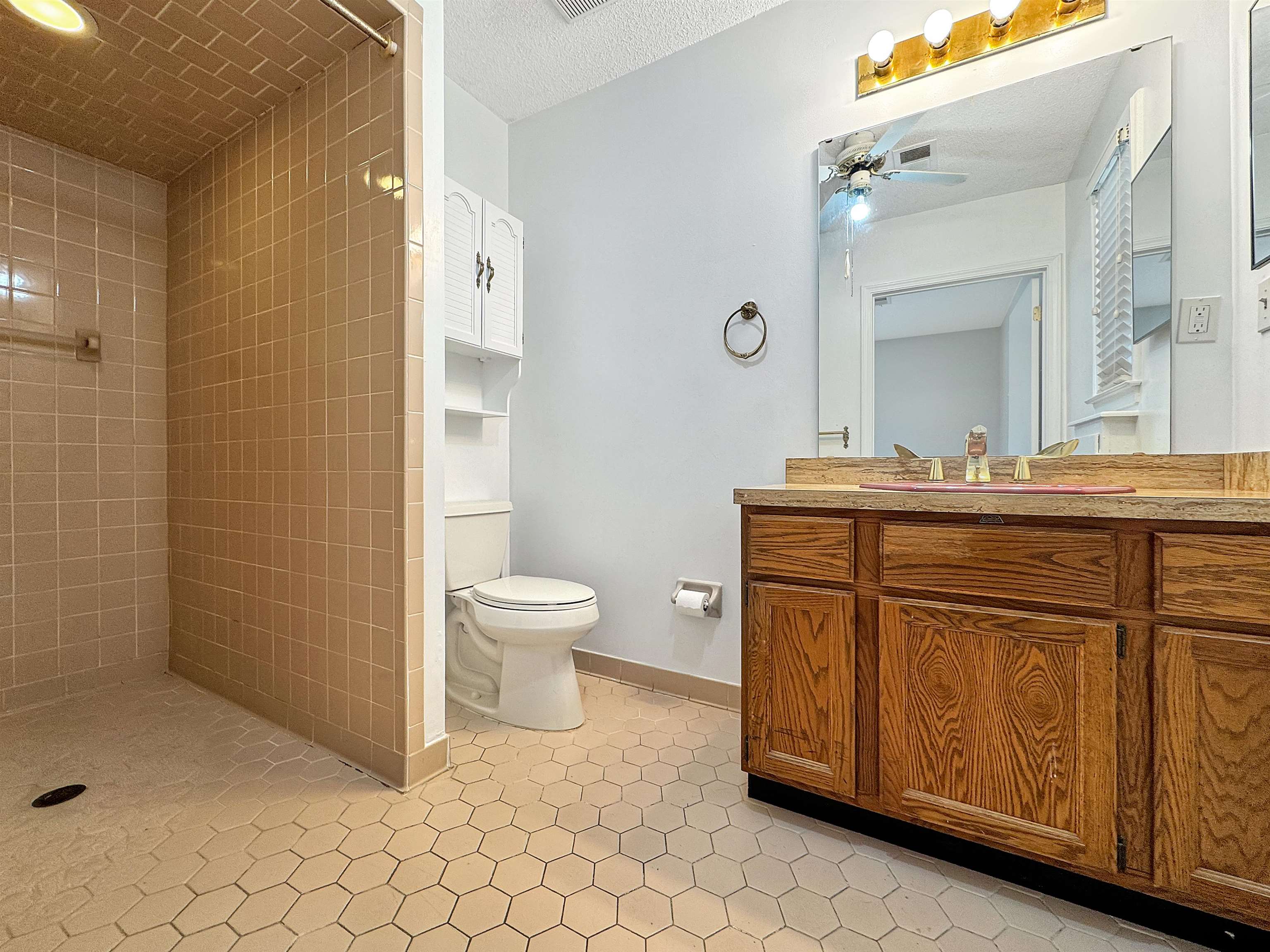 Memphis, Tennessee 38117, United States, 4 Bedrooms Bedrooms, ,3 BathroomsBathrooms,Residential,Pending,16335