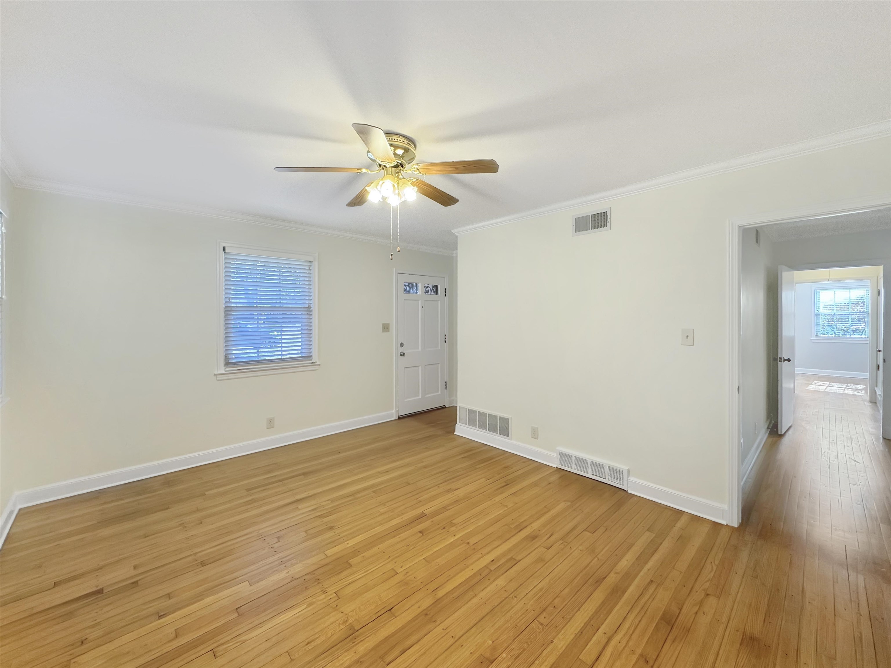 Memphis, Tennessee 38117, United States, 4 Bedrooms Bedrooms, ,3 BathroomsBathrooms,Residential,Pending,16335