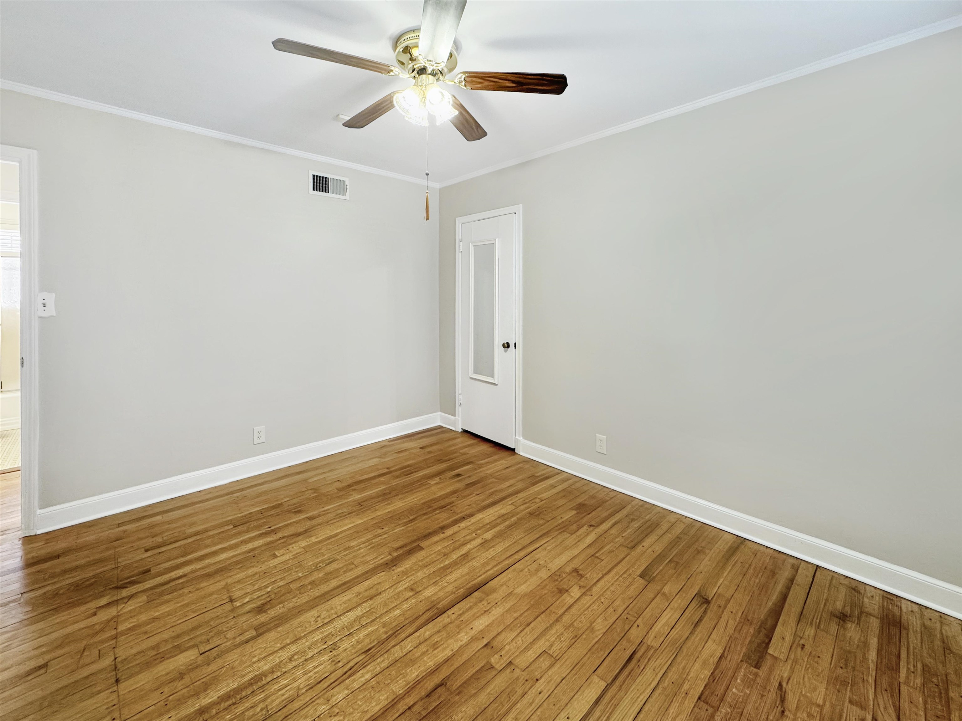 Memphis, Tennessee 38117, United States, 4 Bedrooms Bedrooms, ,3 BathroomsBathrooms,Residential,Pending,16335