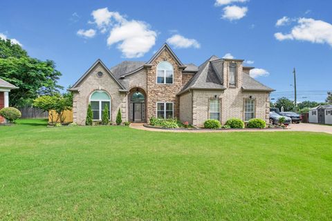 Photo of 4830 MAGGIE OAKS CV, Bartlett, TN 38135 (MLS # 10222889)