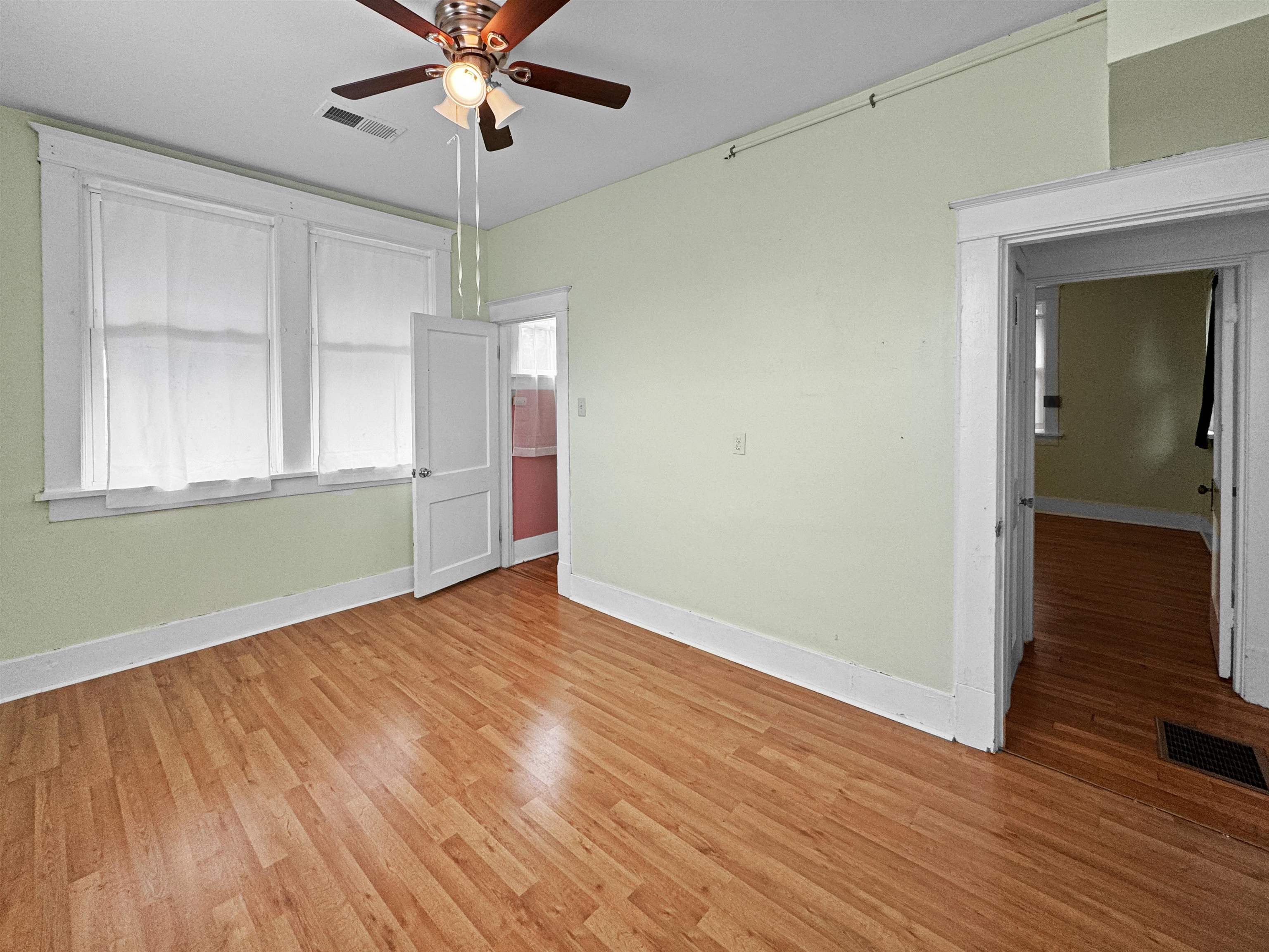 Memphis, Tennessee 38107, United States, 4 Bedrooms Bedrooms, ,3 BathroomsBathrooms,Residential,Pending,52785