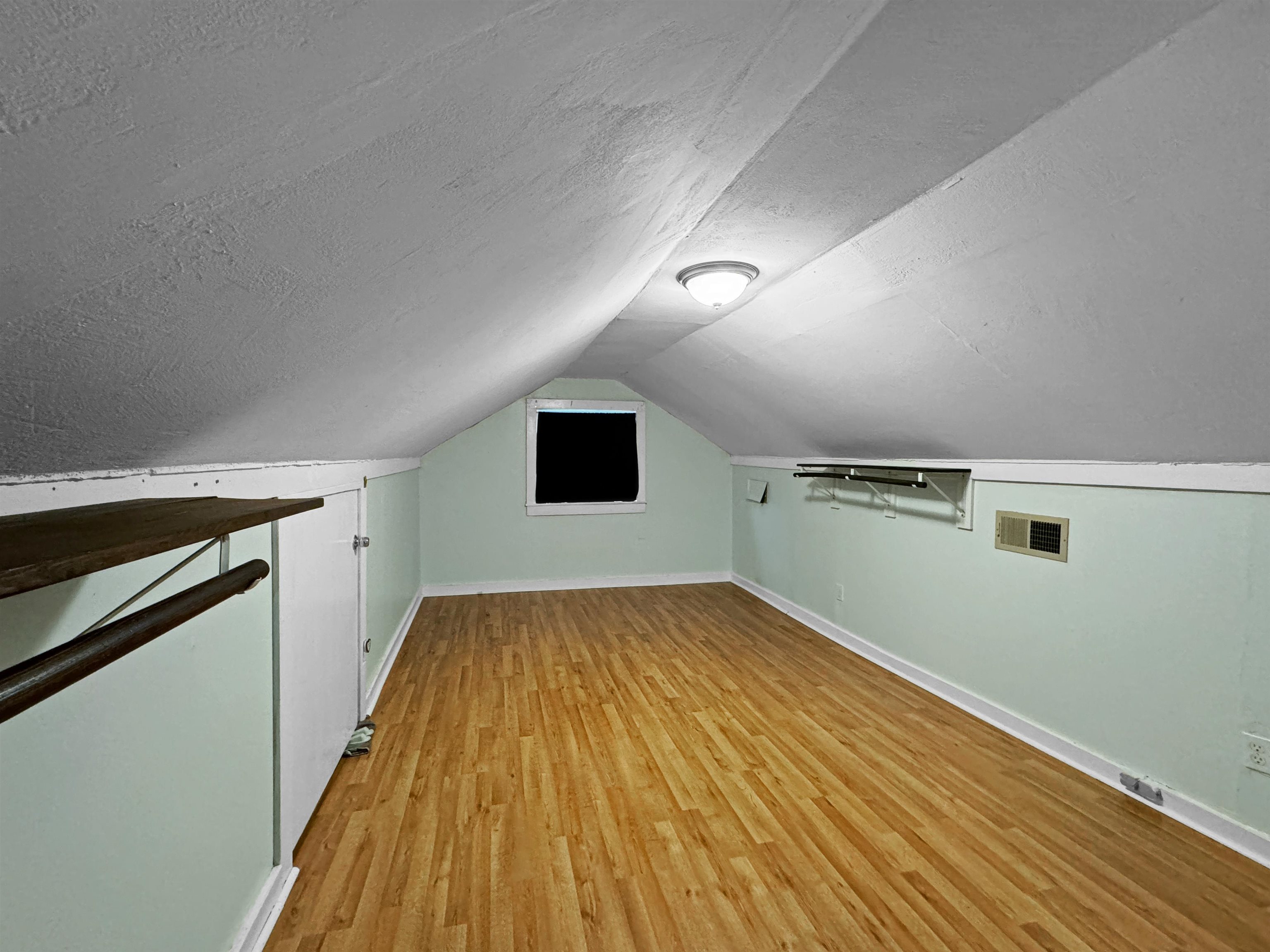 Memphis, Tennessee 38107, United States, 4 Bedrooms Bedrooms, ,3 BathroomsBathrooms,Residential,Pending,52785