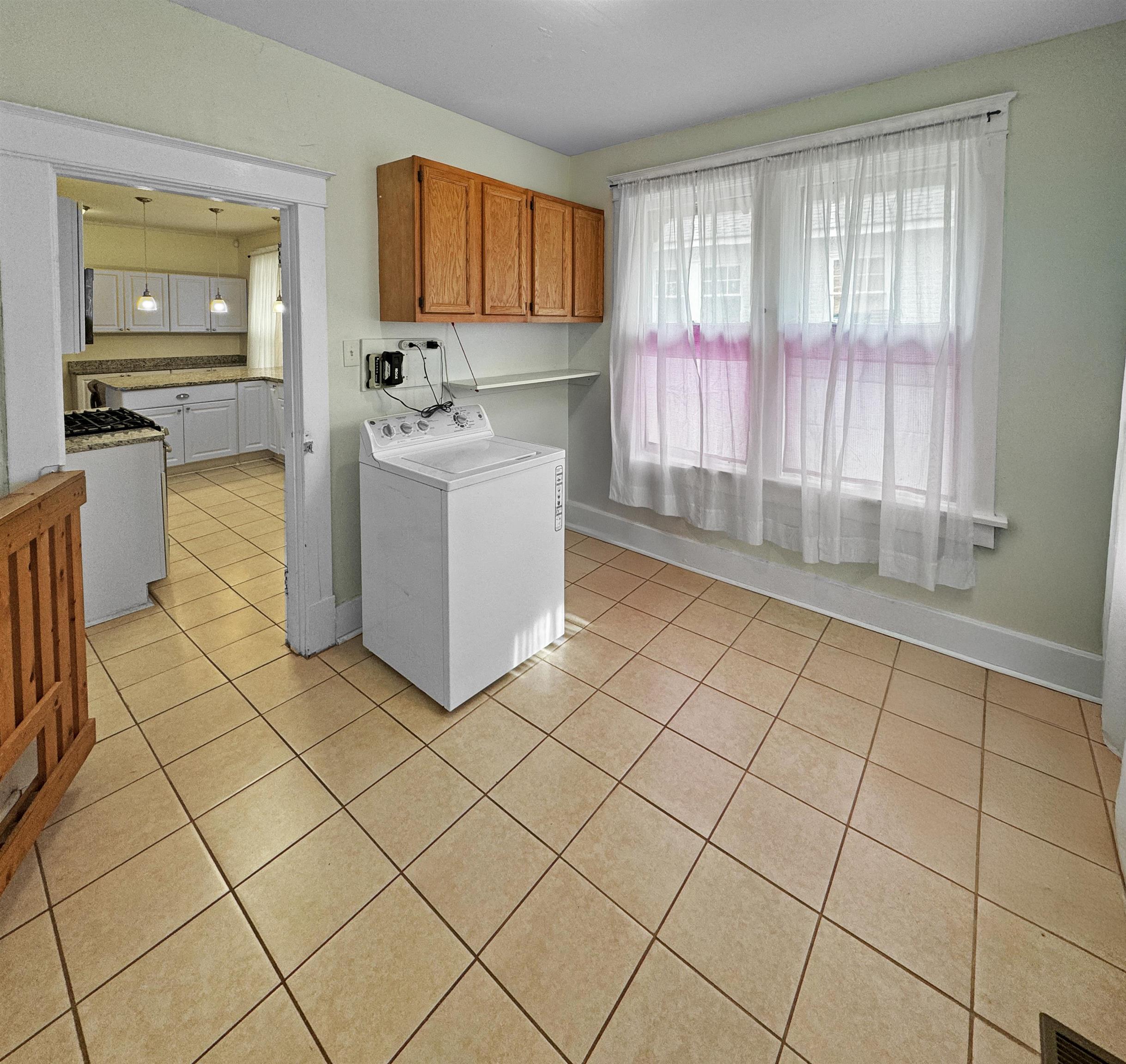 Memphis, Tennessee 38107, United States, 4 Bedrooms Bedrooms, ,3 BathroomsBathrooms,Residential,Pending,52785