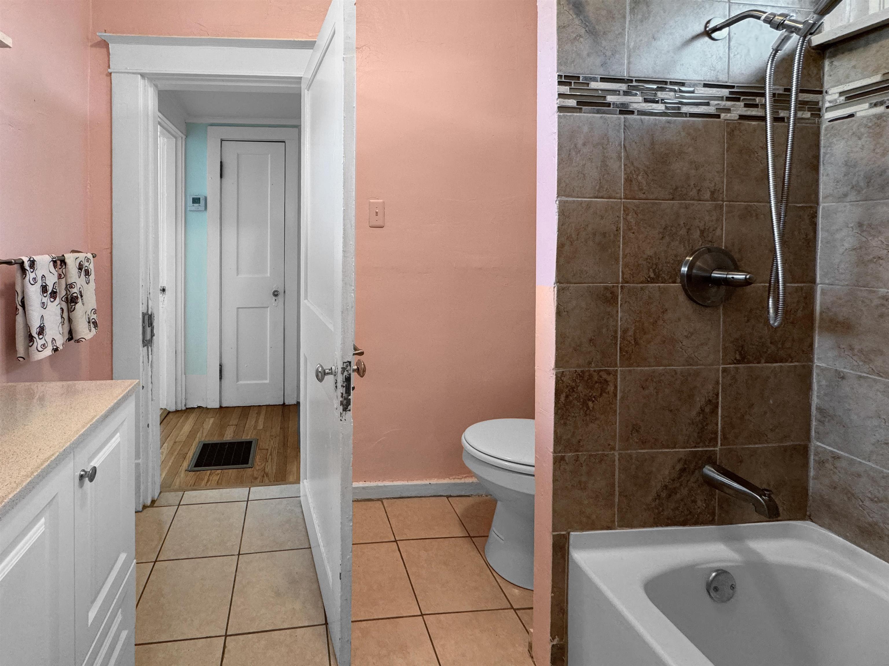 Memphis, Tennessee 38107, United States, 4 Bedrooms Bedrooms, ,3 BathroomsBathrooms,Residential,Pending,52785