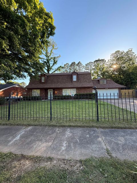 Photo of 2975 SKY WAY DR, Memphis, TN 38127 (MLS # 10221367)