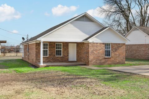 Photo of 212 FEEZOR ST, Covington, TN 38019 (MLS # 10213377)