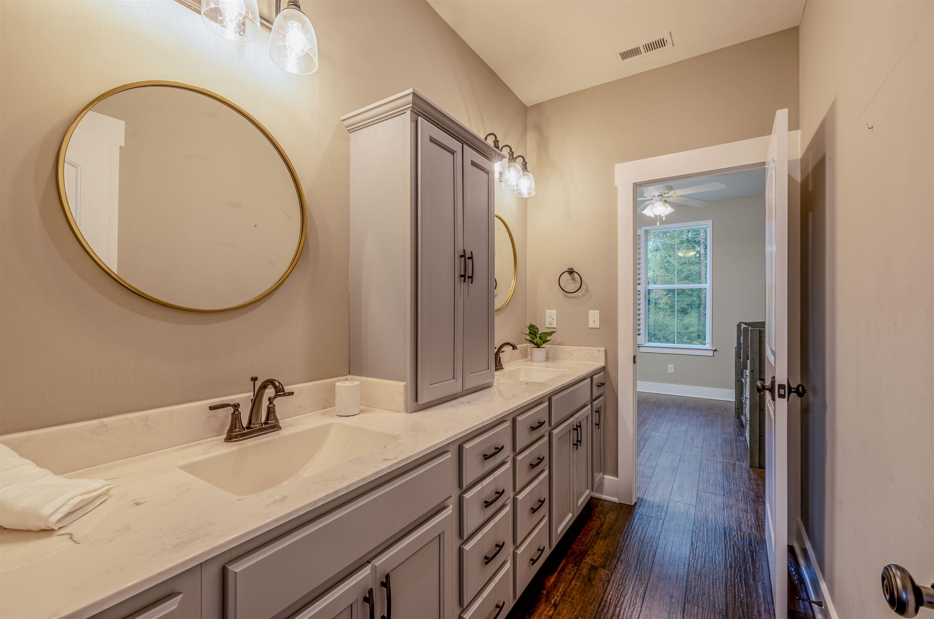 Byhalia, Mississippi 38611, United States, 4 Bedrooms Bedrooms, ,3 BathroomsBathrooms,Residential,Active,203350