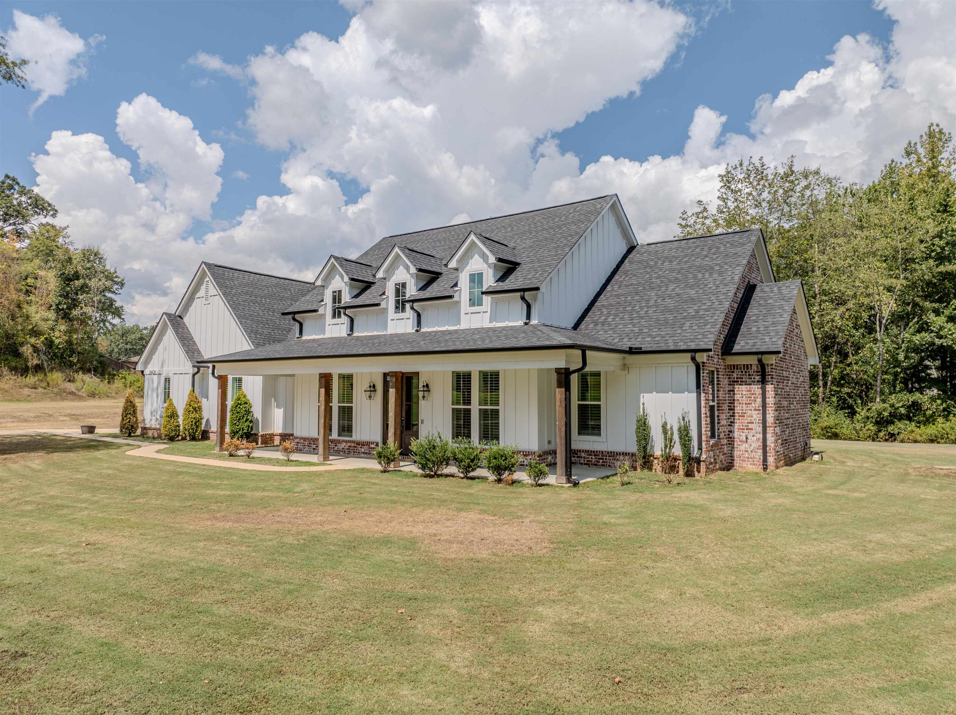 Byhalia, Mississippi 38611, United States, 4 Bedrooms Bedrooms, ,3 BathroomsBathrooms,Residential,Active,203350