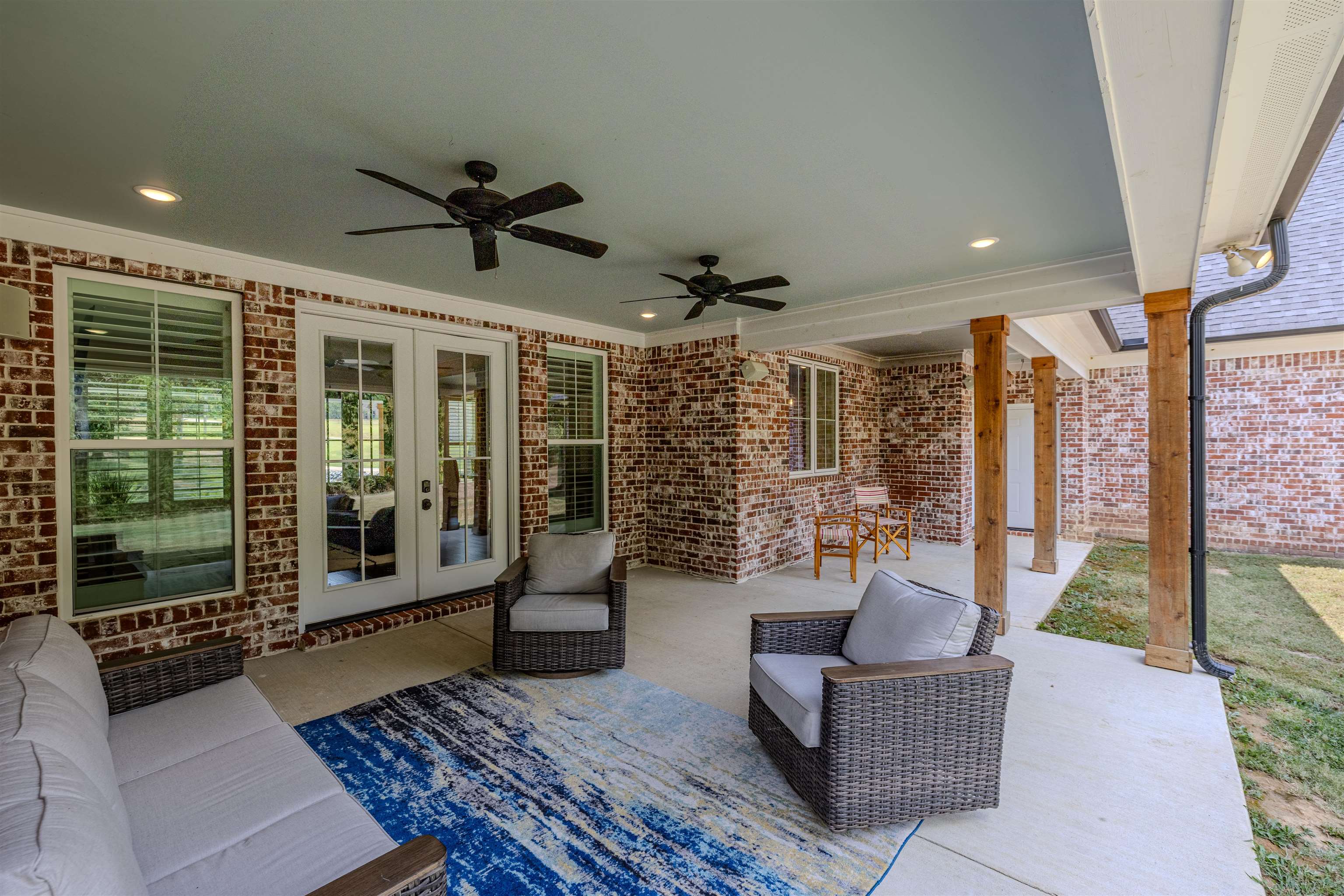 Byhalia, Mississippi 38611, United States, 4 Bedrooms Bedrooms, ,3 BathroomsBathrooms,Residential,Active,203350