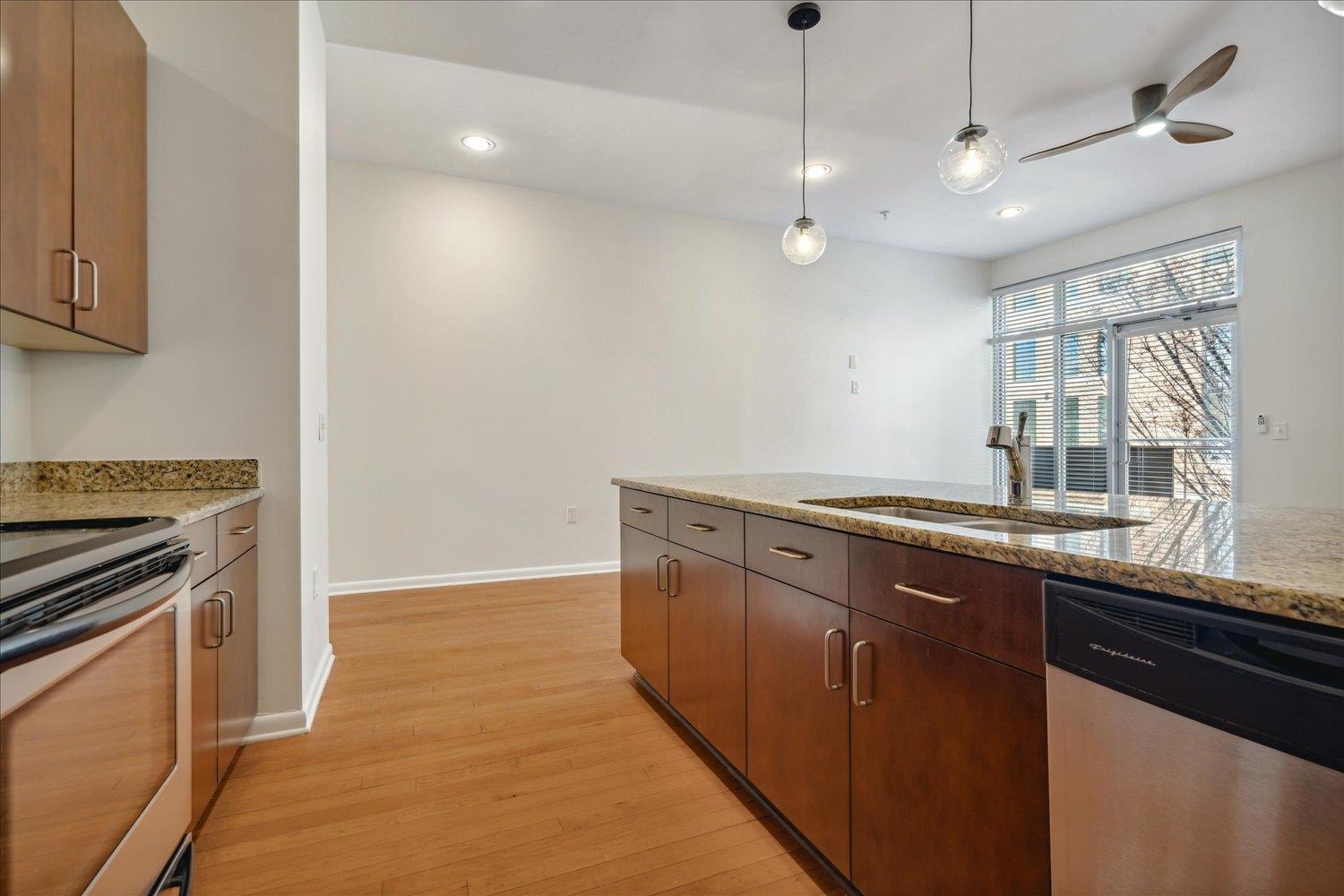 Memphis, Tennessee 38103, United States, 1 Bedroom Bedrooms, ,1 BathroomBathrooms,Residential,Pending,25226