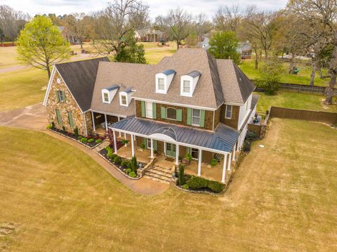 Photo of 1245 AUBURN WOODS DR, Collierville, TN 38017 (MLS # 10218699)