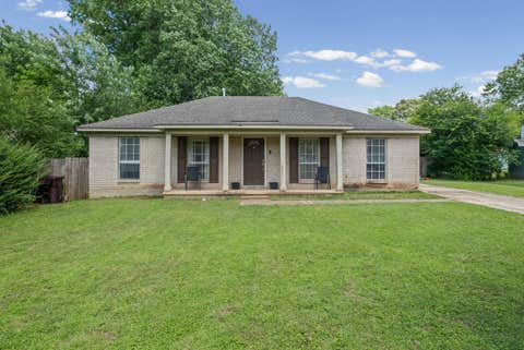 Photo of 902 QUAIL CHASE LN, Collierville, TN 38017 (MLS # 10223781)