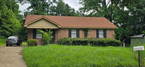 Photo of 1056 WALK RD, Memphis, TN 38109 (MLS # 10224819)