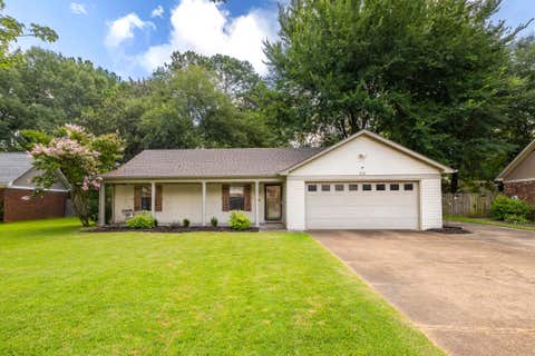 Photo of 1120 VERLINGTON DR, Collierville, TN 38017 (MLS # 10225660)