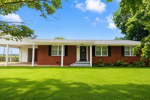 Photo of 2000 CULBREATH RD, Covington, TN 38019 (MLS # 10227009)