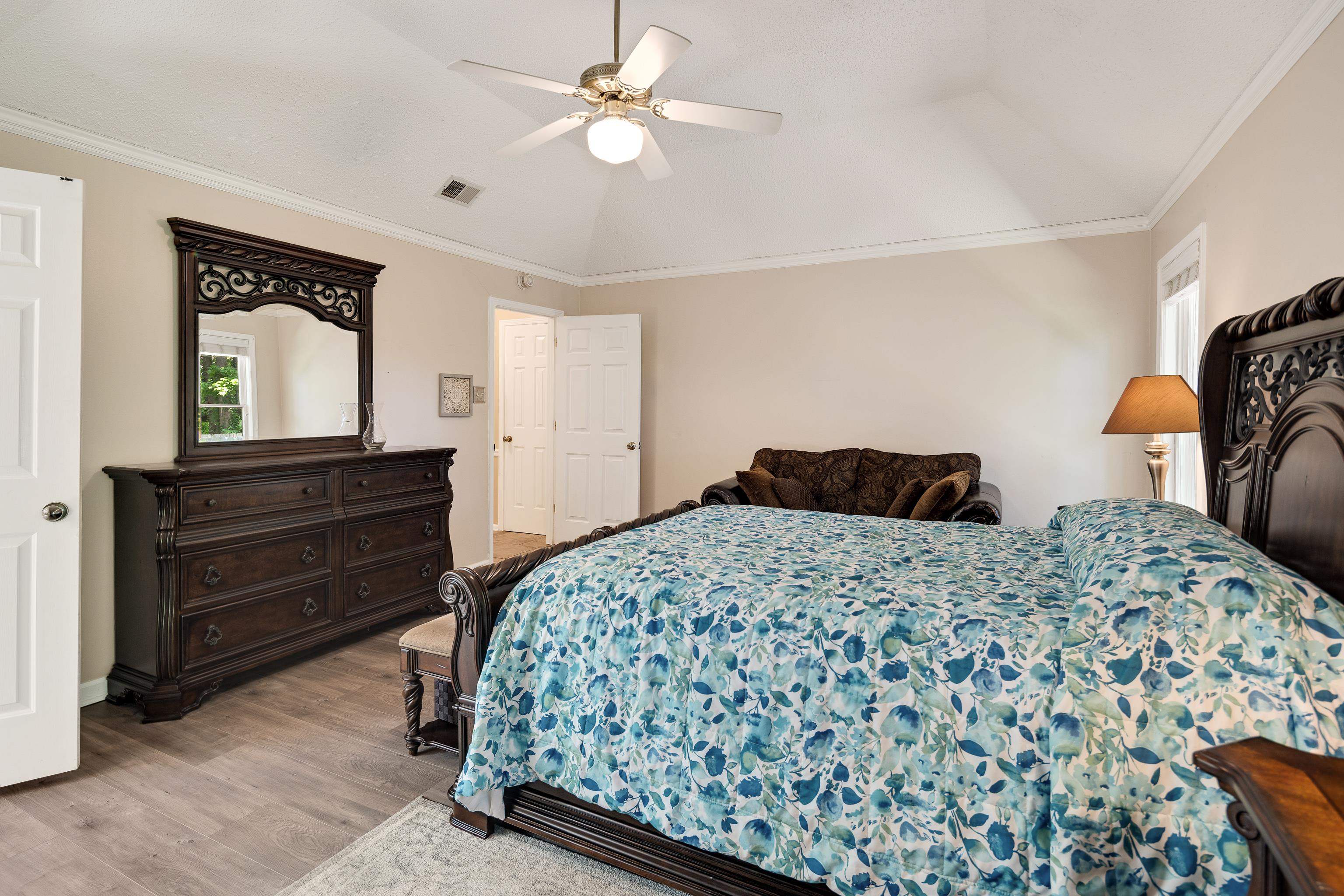 Cordova, Tennessee 38016, United States, 4 Bedrooms Bedrooms, ,3 BathroomsBathrooms,Residential,Pending,137587