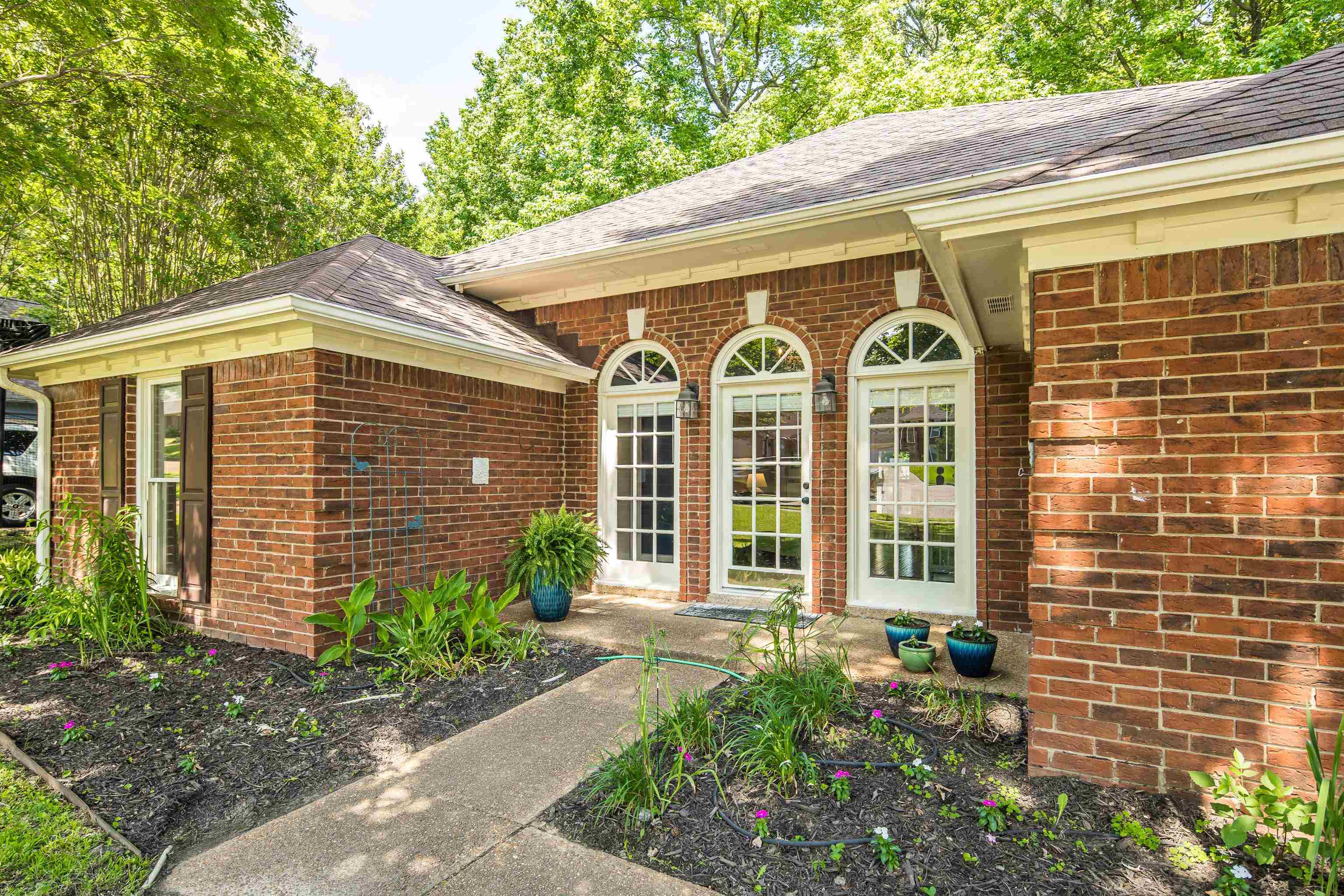 Cordova, Tennessee 38016, United States, 4 Bedrooms Bedrooms, ,3 BathroomsBathrooms,Residential,Pending,137587