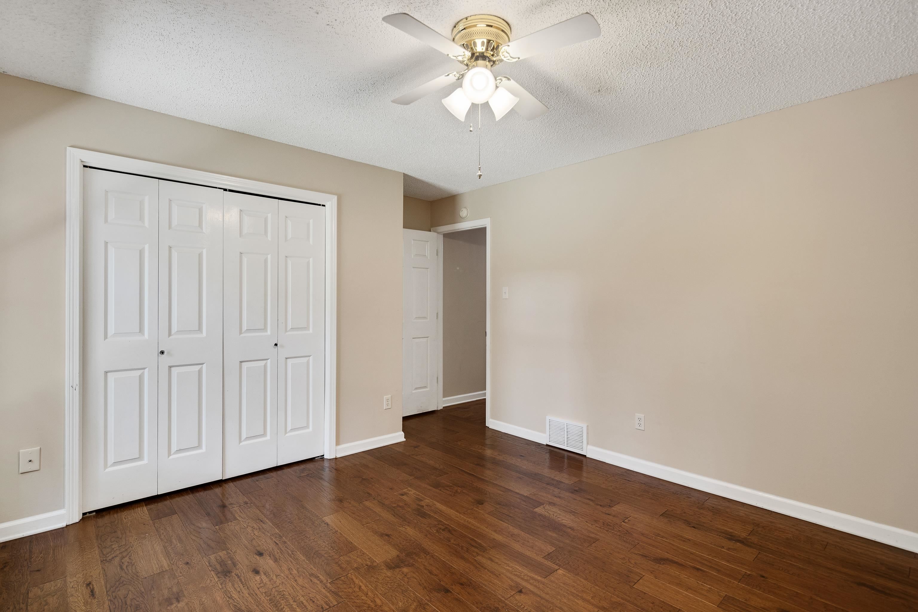 Cordova, Tennessee 38016, United States, 4 Bedrooms Bedrooms, ,3 BathroomsBathrooms,Residential,Pending,137587