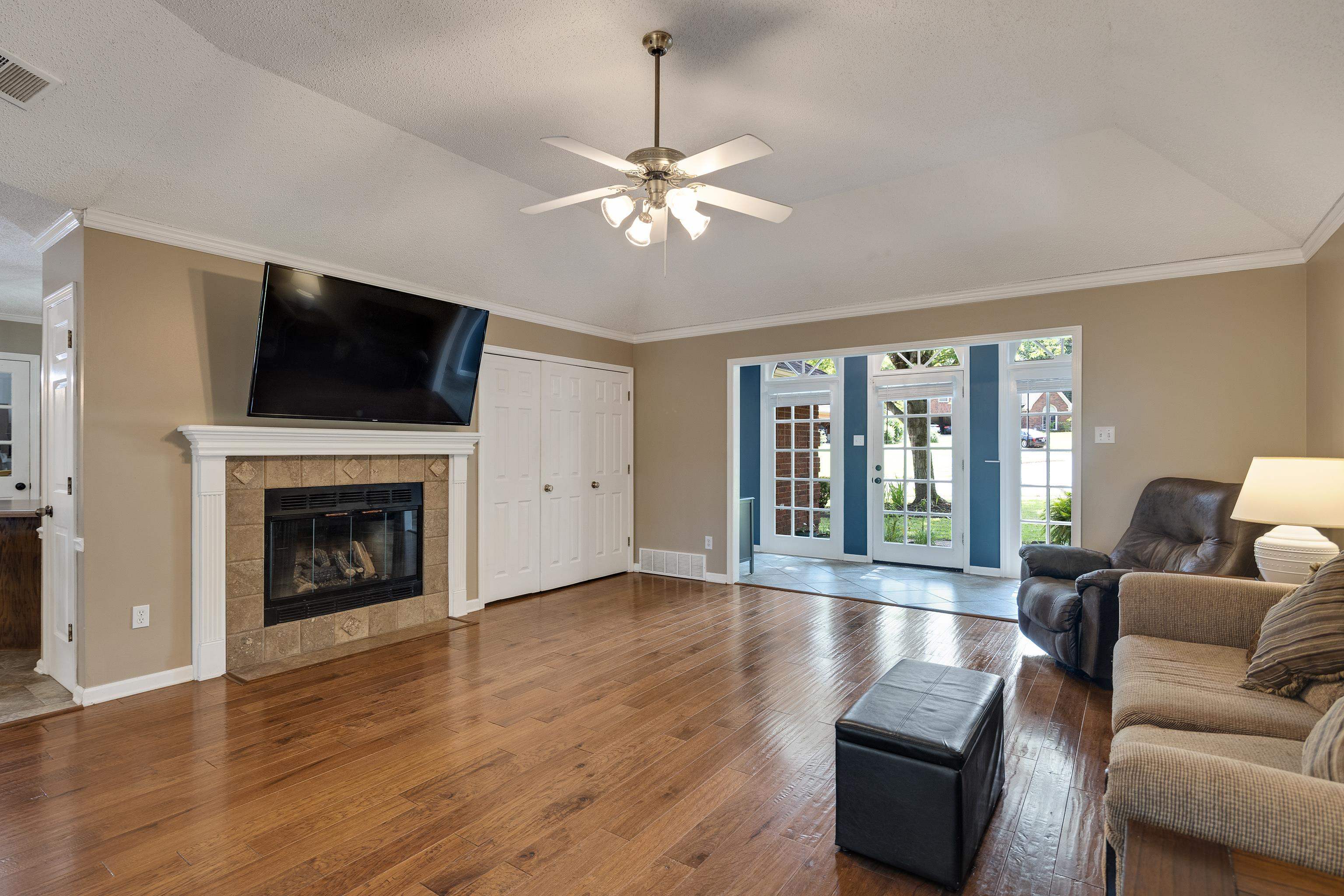 Cordova, Tennessee 38016, United States, 4 Bedrooms Bedrooms, ,3 BathroomsBathrooms,Residential,Pending,137587