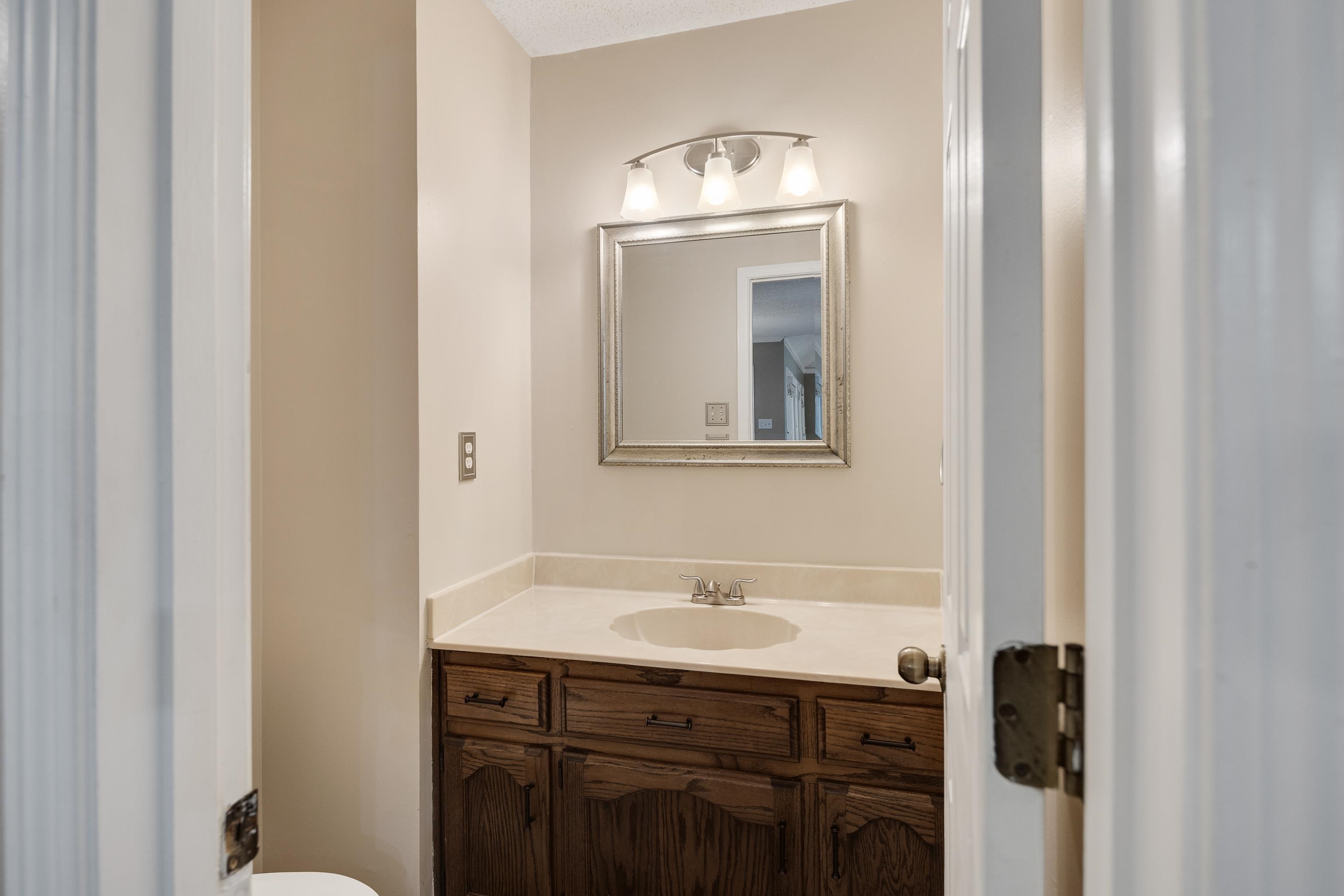 Cordova, Tennessee 38016, United States, 4 Bedrooms Bedrooms, ,3 BathroomsBathrooms,Residential,Pending,137587