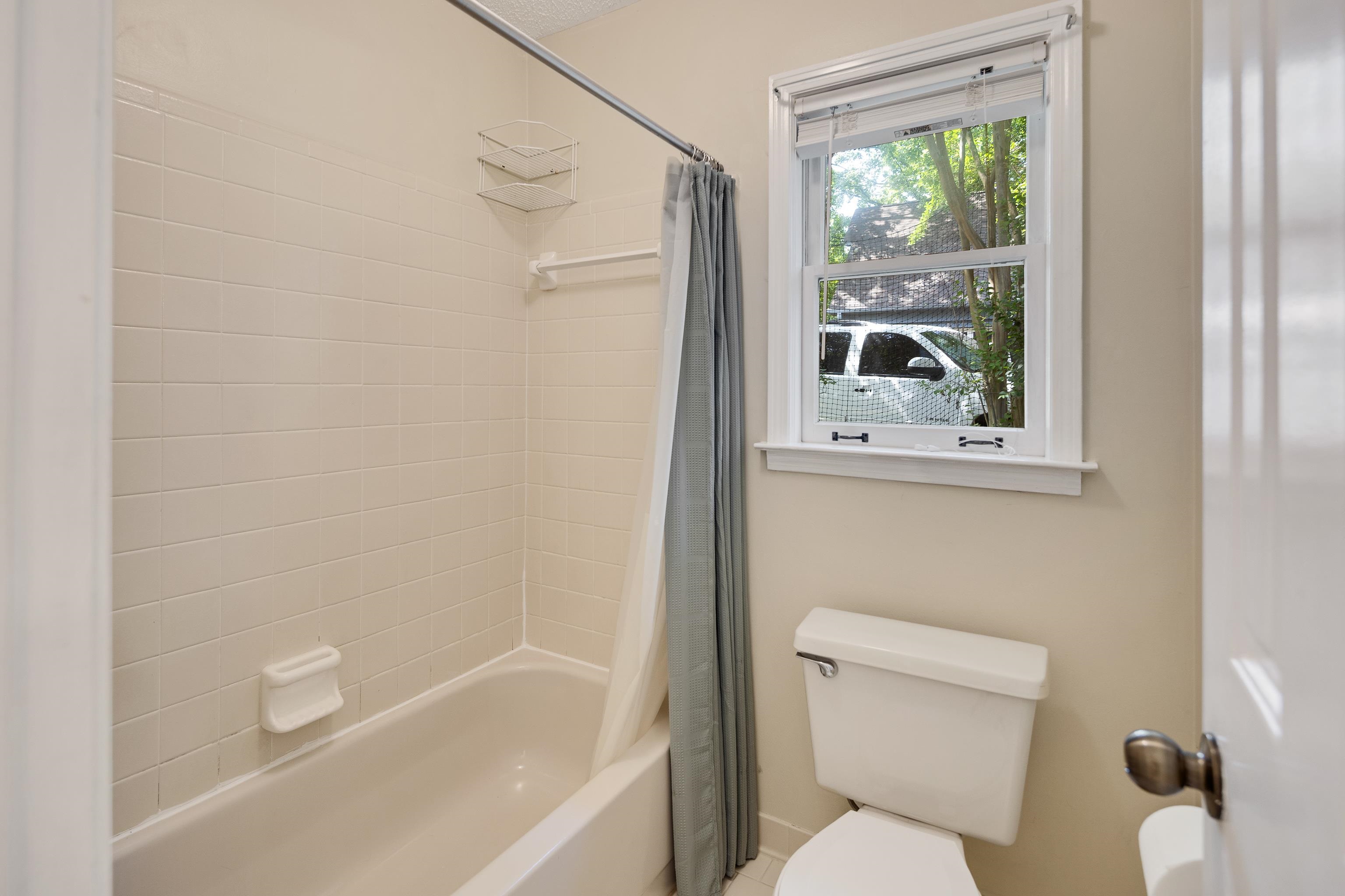 Cordova, Tennessee 38016, United States, 4 Bedrooms Bedrooms, ,3 BathroomsBathrooms,Residential,Pending,137587