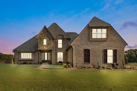 Photo of 694 RIVERWEST CIR, Marion, AR 72364 (MLS # 10207783)