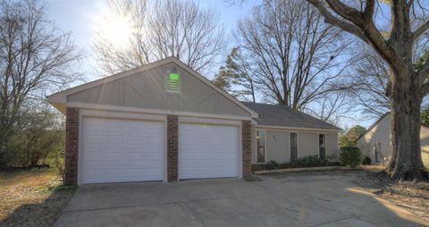 Photo of 4957 SHELTER CV, Memphis, TN 38118 (MLS # 10215490)