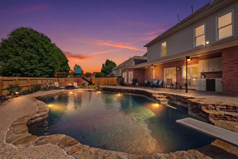 Photo of 910 HATTON ST, Collierville, TN 38017 (MLS # 10219314)