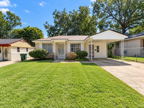 Photo of 367 CHARTER AVE, Memphis, TN 38109 (MLS # 10232864)