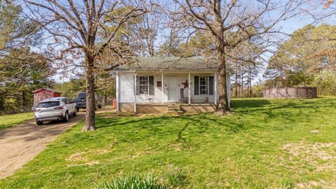 Photo of 210 WESTWOOD CIR, Selmer, TN 38375 (MLS # 10213436)