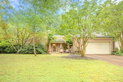 Photo of 1835 BRIERBROOK RD, Germantown, TN 38138 (MLS # 10216084)