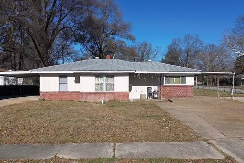Photo of 4976 BYRON RD, Memphis, TN 38122 (MLS # 10213092)