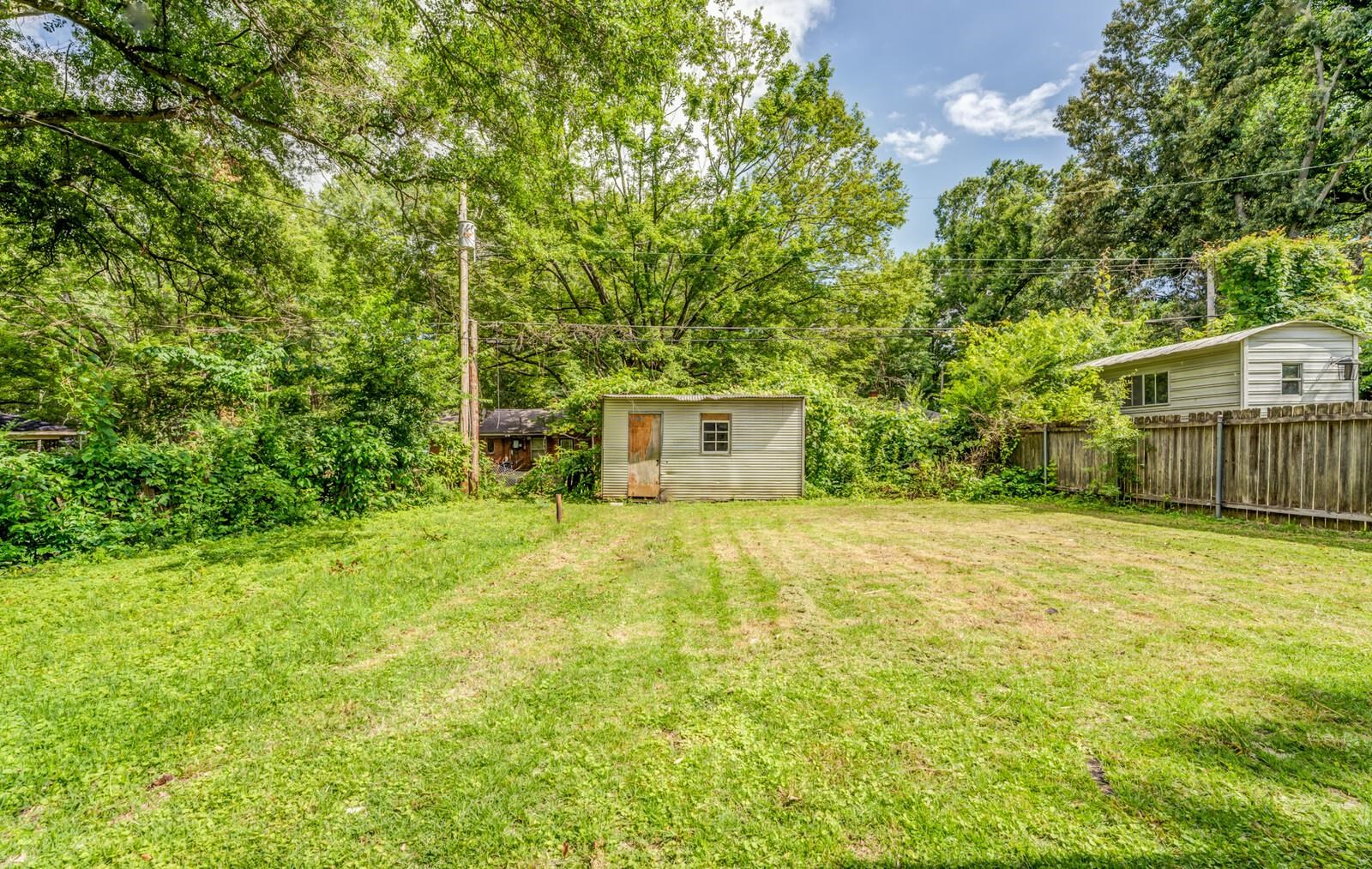 Photo 17 of 18 of 1377 ASHVILLE DR house