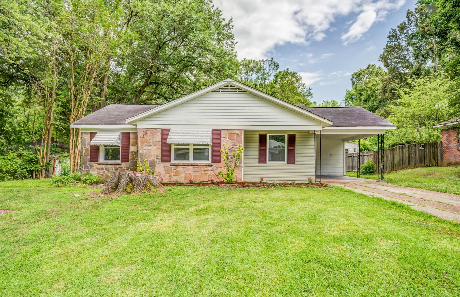 Photo 1 of 18 of 1377 ASHVILLE DR house