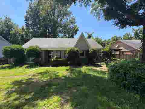 Photo of 3263 BRAEMAR DR, Memphis, TN 38128 (MLS # 10226728)