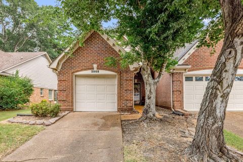 Photo of 3968 SAWGRASS DR, Memphis, TN 38125 (MLS # 10221036)