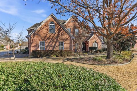 Photo of 438 MCELROY RD, Memphis, TN 38120 (MLS # 10213440)