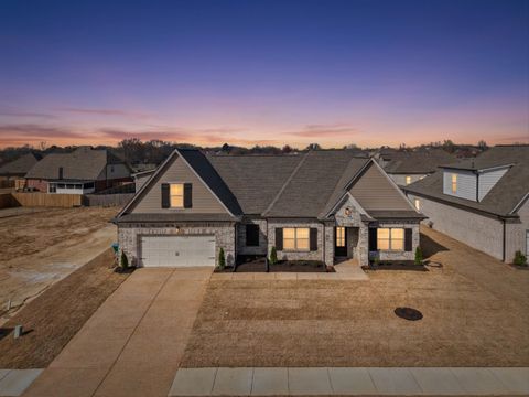 Photo of 180 OAKLAND RIDGE CV, Oakland, TN 38060 (MLS # 10215966)