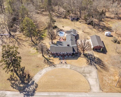 Photo of 359 COBBLESTONE DR, Savannah, TN 38372 (MLS # 10214777)