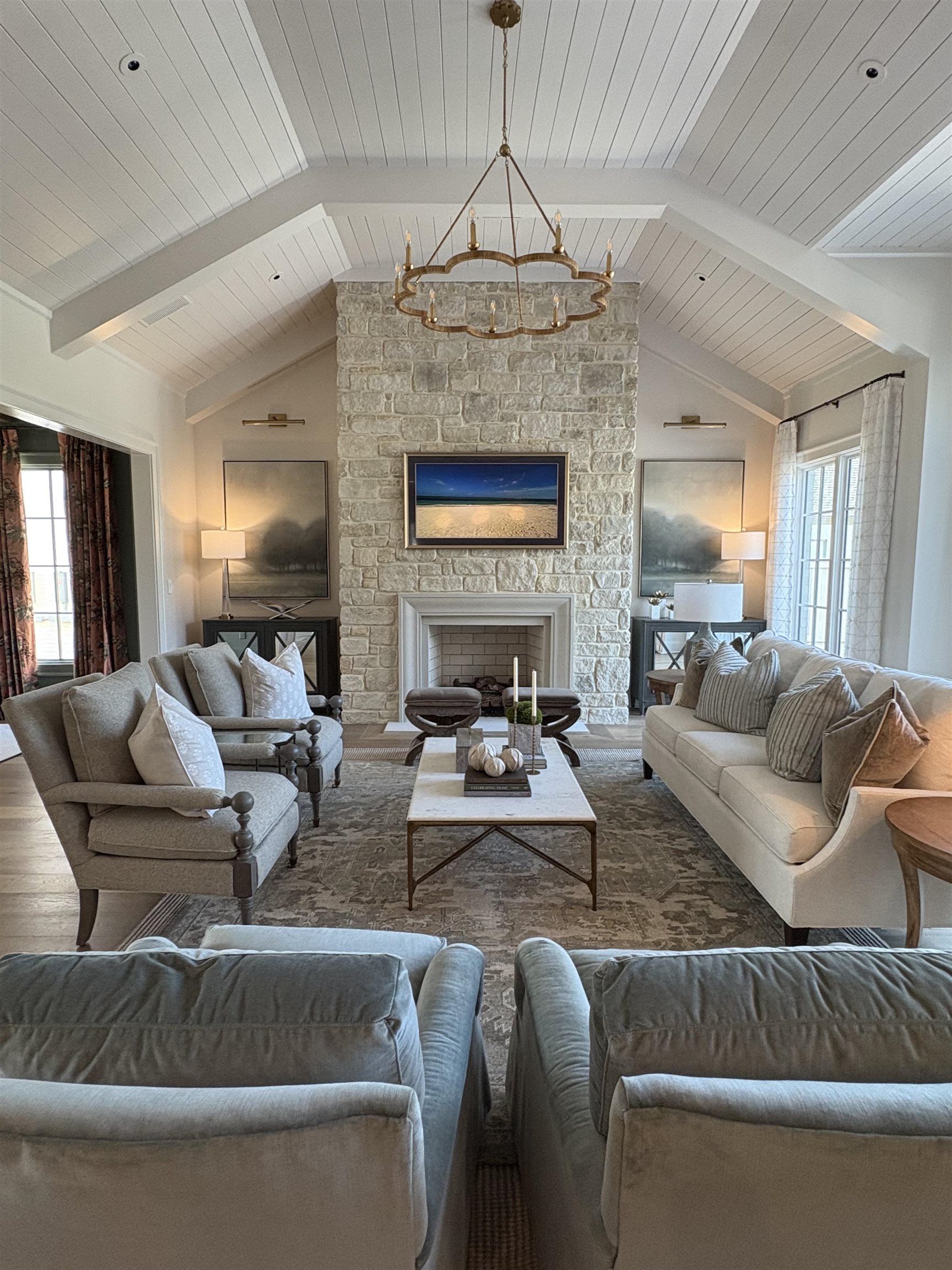 3235 CADDIS LN