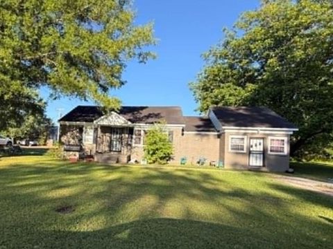 Photo of 234 CENTRAL ST, Bolivar, TN 38008 (MLS # 10221890)