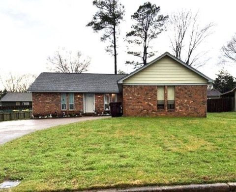 Photo of 1099 SIMMONS RIDGE DR, Collierville, TN 38017 (MLS # 10216436)