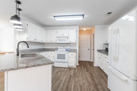 Photo of 5676 SOUTHBEND LN, Olive Branch, MS 38654 (MLS # 10201442)