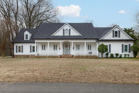 Photo of 6045 WILLOUGHBY OAK LN, Bartlett, TN 38135 (MLS # 10215642)