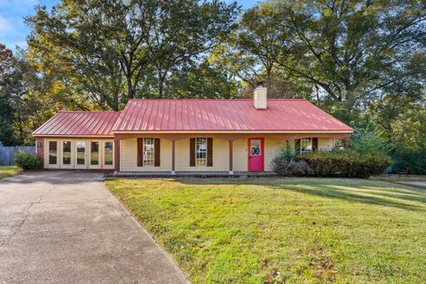 Photo of 124 FLOYD CIR, Senatobia, MS 38668 (MLS # 10209682)