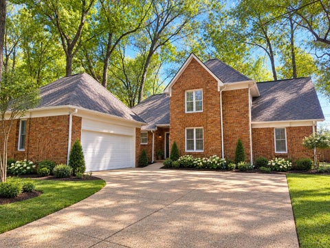 Photo of 880 FAIR OAKS DR, Collierville, TN 38017 (MLS # 10232787)