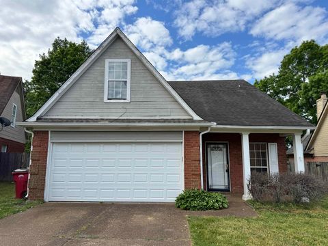 Photo of 8673 S ASHLEY GLEN CIR, Memphis, TN 38018 (MLS # 10220247)
