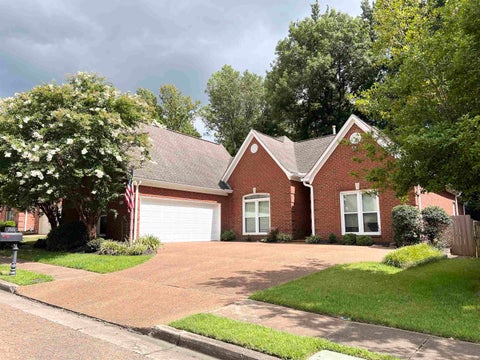 Photo of 7501 S LINKS VIEW LN, Cordova, TN 38018 (MLS # 10226286)